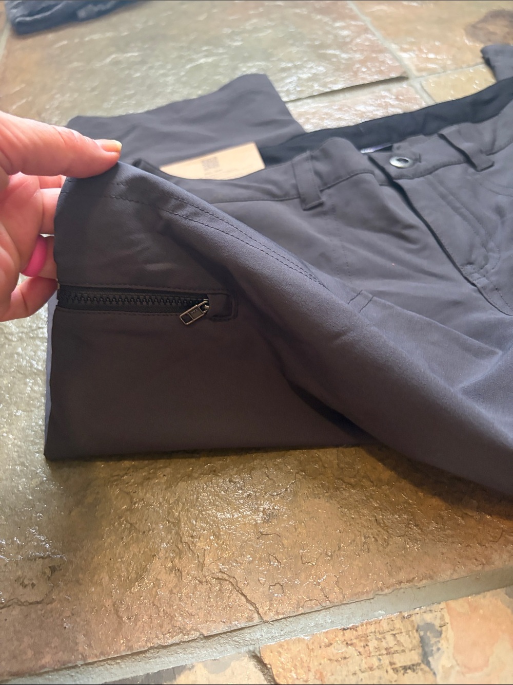 Patagonia Women's Dark Gray Stretch Capris - Picture 3 of 7
